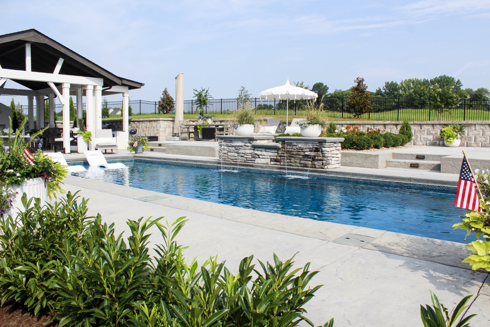 Fiberglass Pools, Sevieryville, TN Barrier Reef Fiberglass Pools, LLC.