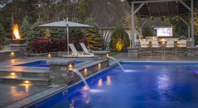 Cube fiberglass spa in ocean color