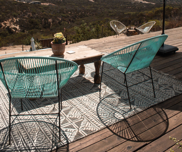 outdoor rugs - pool paradise